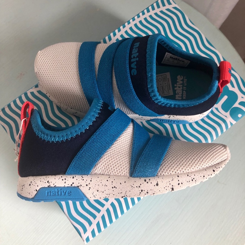Native Kids sneakers NEW IN BOX size K11